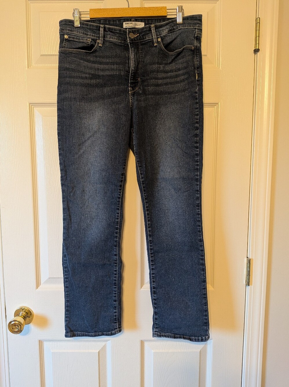 Levi's Dark Blue Totally Shaping Straight Leg Women's Jeans